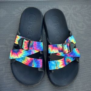Tie Dye Chaco Chillos Slide Sandals. Women’s size 8 with adjustable straps.